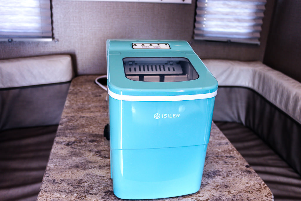 Example of compact ice maker